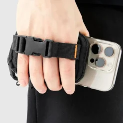 Spigen Torby-ORGANIZER MAGSAFE SNAP ZIP MAGSAFE POUCH BLACK