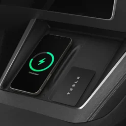 Spigen Ładowarki|Tesla-OSŁONA NA ŁADOWARKĘ BEZPRZEWODOWĄ TESLA MODEL Y 2025