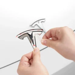 Spigen Tesla-OSŁONA NA PRZEDNIE LOGO ZNACZEK TESLA MODEL 3 2024 FRONT EMBLEM LOGO FULL COVER CARBON